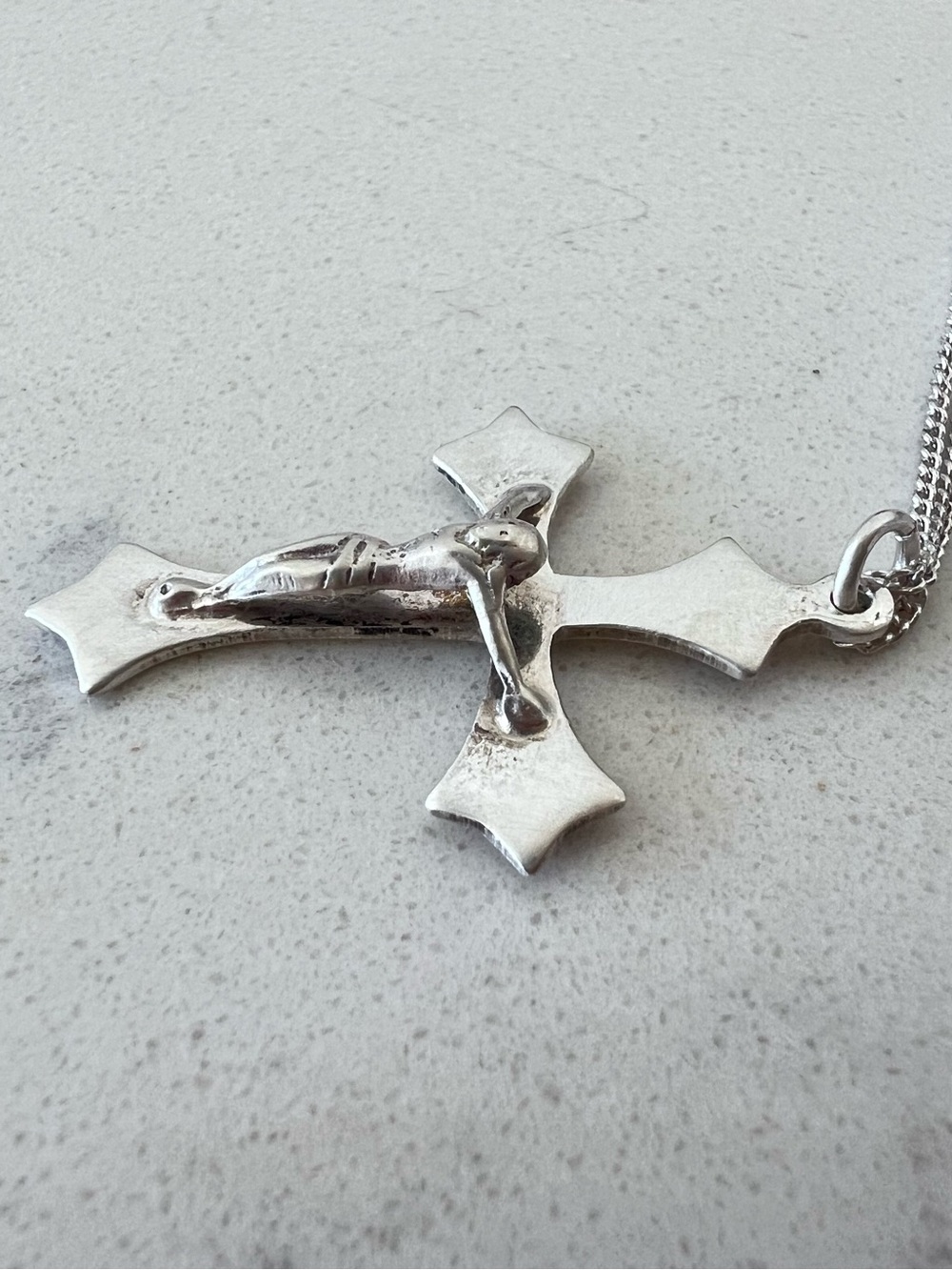 Vintage Sterling Silver Crucifix Cross Pendant. Comes with chain as a free gift. - Picture 3 of 9